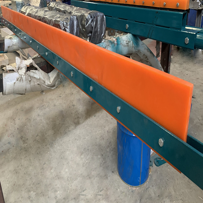 Décapant de bande de conveyeur de polyuréthane je type grattoir diagonal de charrue pour la ceinture de retour