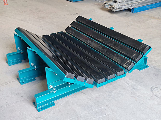 Lit d'impact de convoyeur à bande avec la basse barre d'impact du frottement UHMWPE de remplacement