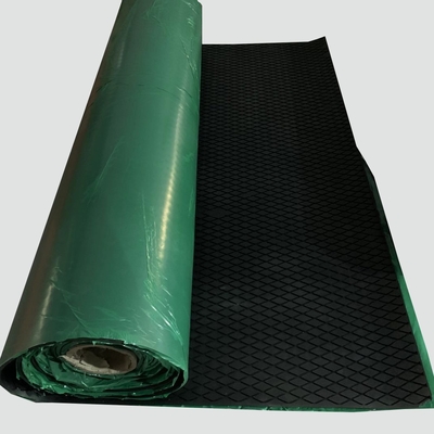 Type et Diamond Grooved Rubber Lagging Sheet simples pour le rouleau de convoyeur