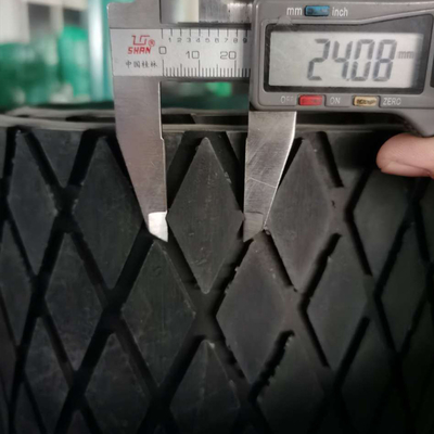 Feuille traînante de Diamond Groove Rubber Pulley Lagging de modèle de poulie en arête de poisson de convoyeur à bande