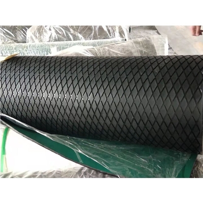 Feuille en caoutchouc de vulcanisation en caoutchouc de ralentissement de poulie de Diamond Conveyor Pulley Lagging Cold
