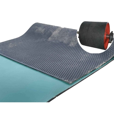 Ralentissement de poulie de Diamond Groove Rubber Sheet For de tambour de convoyeur