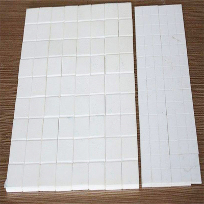 Revêtements résistants de descendeur de convoyeur des carreaux de céramique 300x300 d'alumine d'abrasion hauts