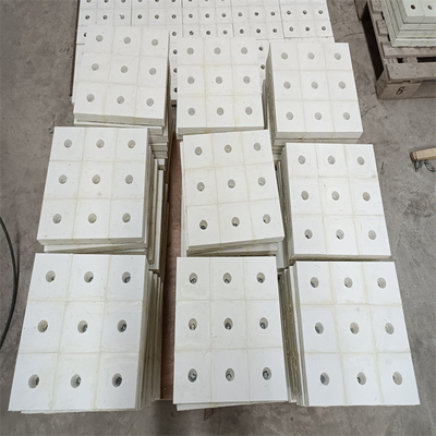 Revêtements résistants de descendeur de convoyeur des carreaux de céramique 300x300 d'alumine d'abrasion hauts