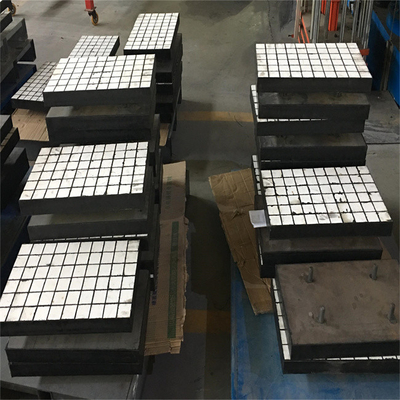 L'usage AI2O3 en céramique de 99% couvre de tuiles ZTA a durci les carreaux de céramique de zircone
